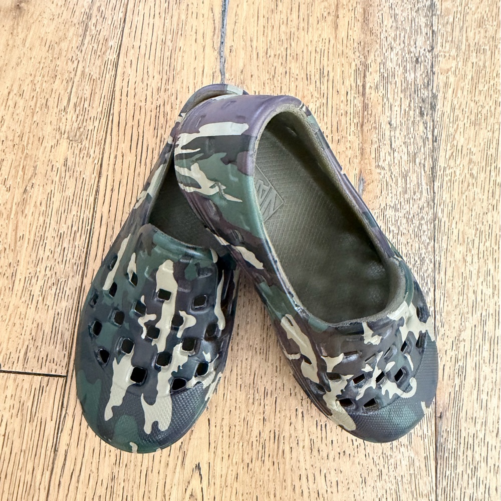 Vans Camo Slip On Shoes Toddler Size 11 Green Camouflage Shoes